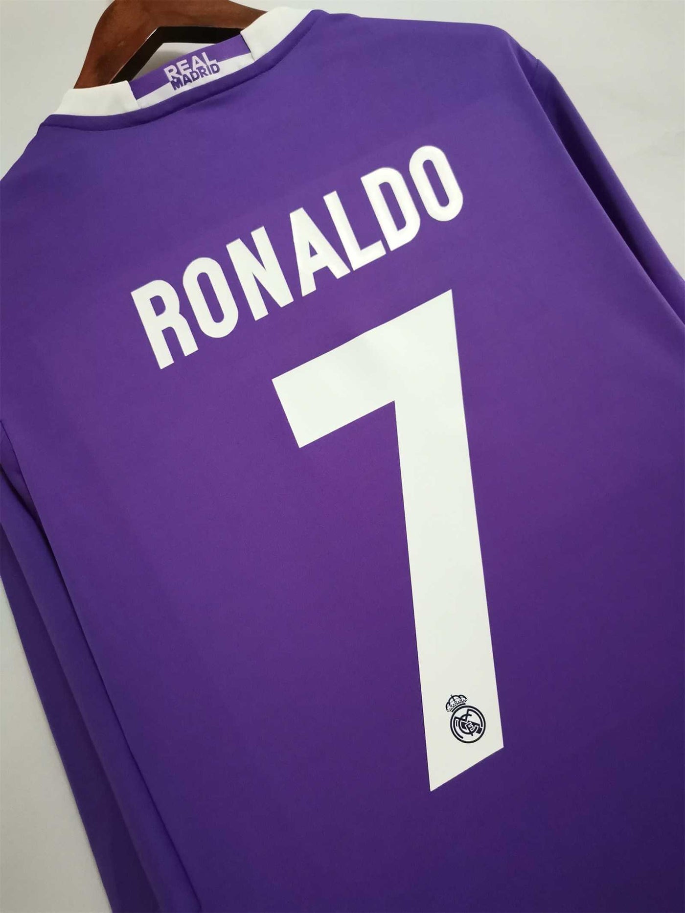 Real Madrid 2016/2017 Away Purple Kit – long sleeves