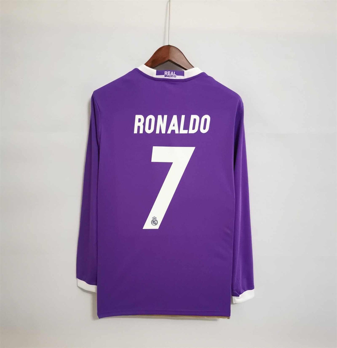 Real Madrid 2016/2017 Away Purple Kit – long sleeves