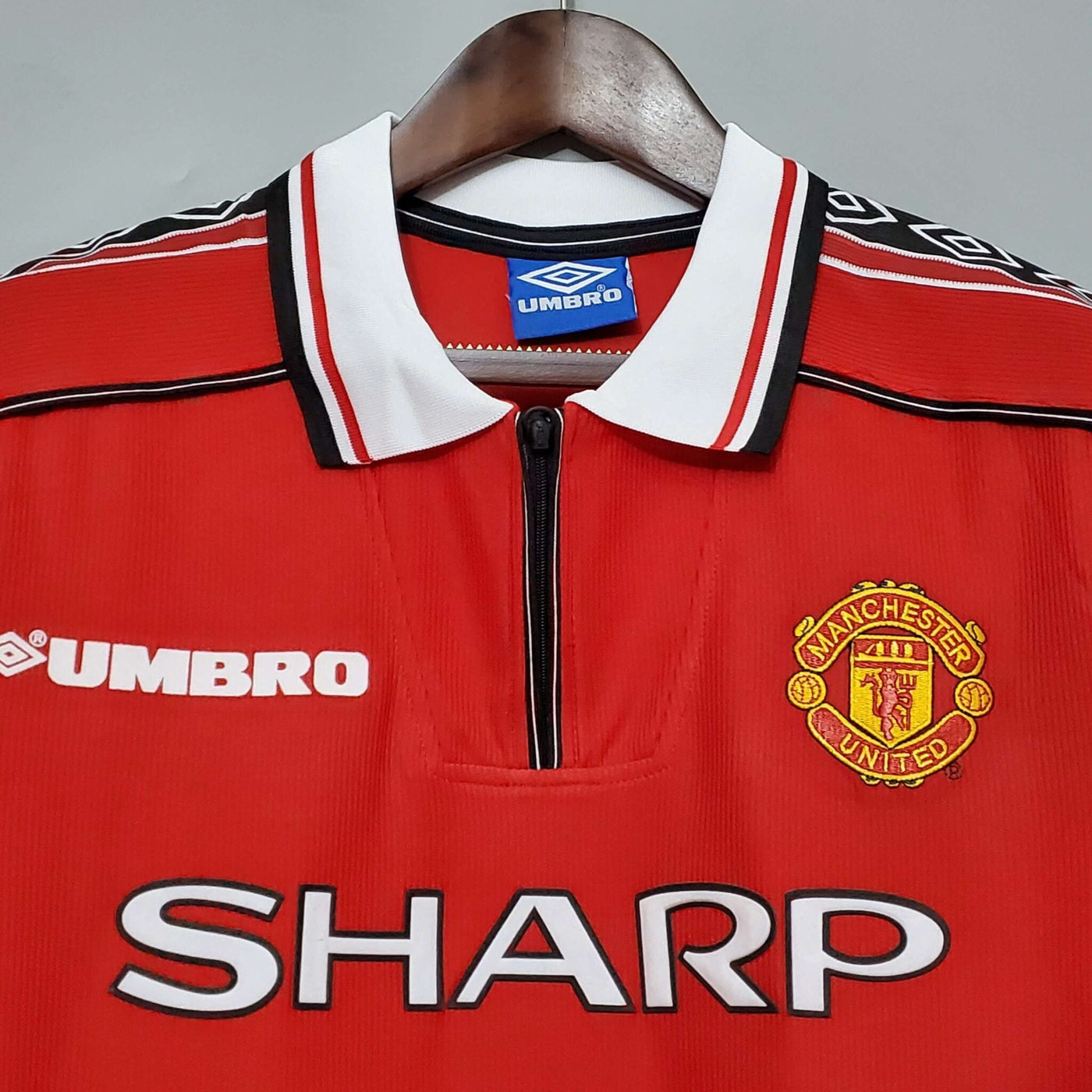 Manchester United 1998/1999 Home kit